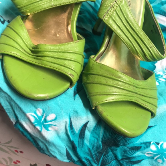 Lime green Pierre Dumas slide heels 5.5 shows wear - Picture 11 of 11